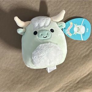 (NWT) Iver the highland cow Squishmallow